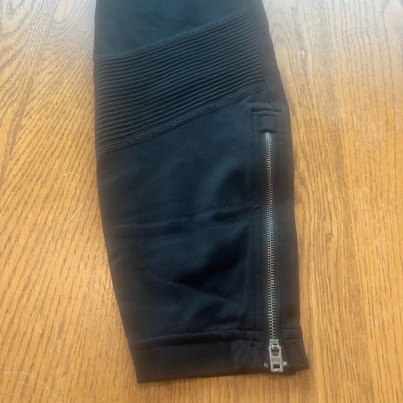 Athleta Delancy Moto Tight Minimalistic Black size Small S leggings - Picture 2 of 11